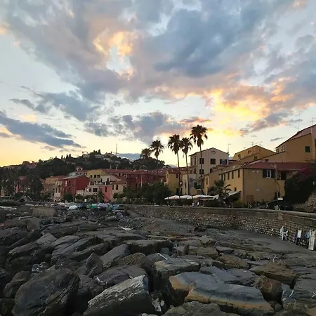 A 10 Metri Dal Mare Apartment Imperia